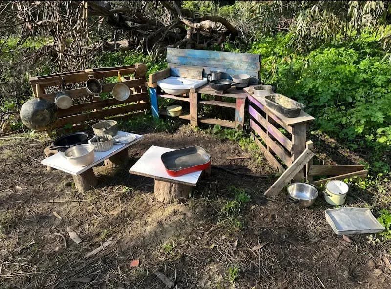 Escola Lá fora Almada