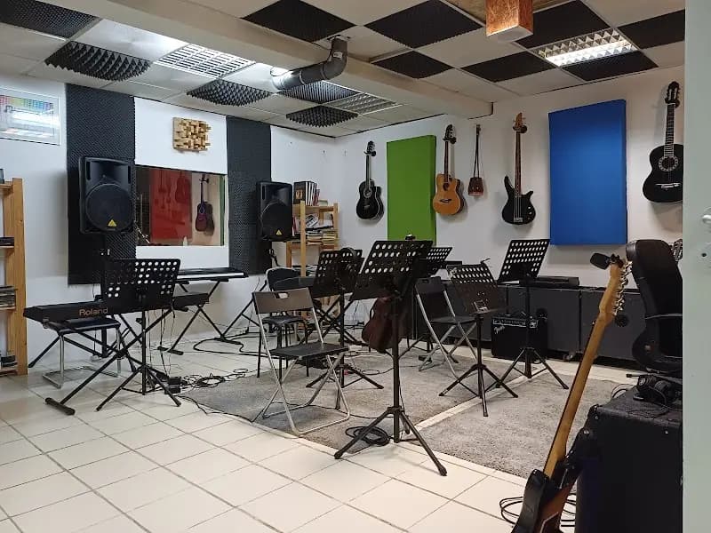 Maestrinho Produções - Escola de Música e Animação Musical