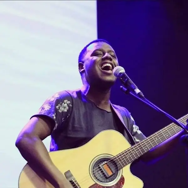 Thiago Roberto Professor