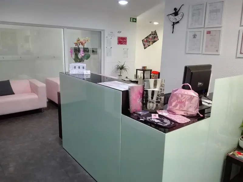 EDCA-Escola de Dança Carolina Araújo