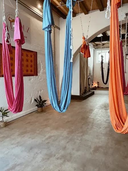 Luz academia de yoga e bem estar