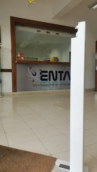 Escola de Novas Tecnologias dos Açores