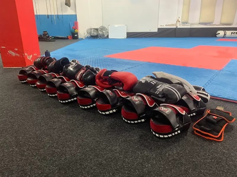 Spot 13 Krav Maga - Tieboxe Loule