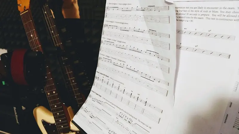 Carneiro Studio - Aulas de Guitarra