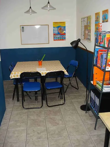 Dona Escrita - Centro De Explicações