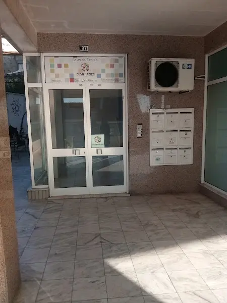 Cubo Mágico Salas De Estudo