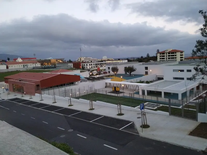 Escola Canto da Maia