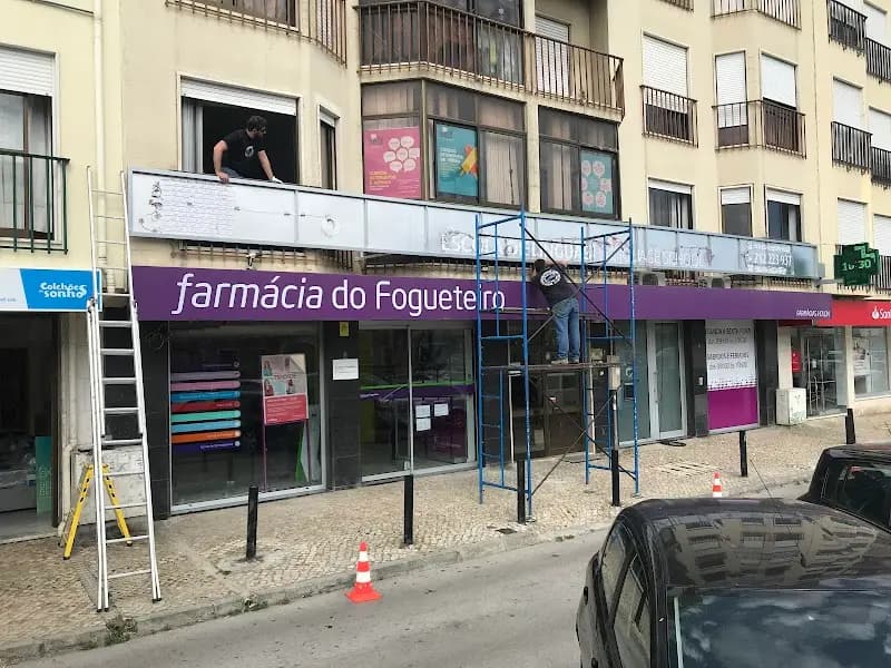 SELF - Escola de Línguas