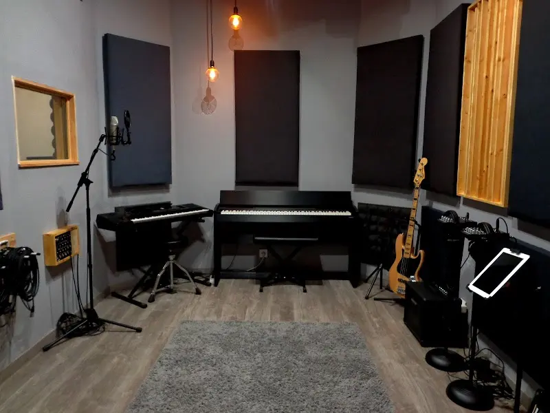 Almelopeia - Associação Cultural (Aulas de Música, Estúdio de Gravação, Atividades Culturais)