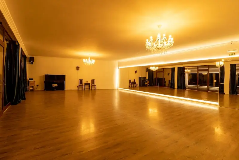 FITDANCE - ESCOLA DE DANÇA