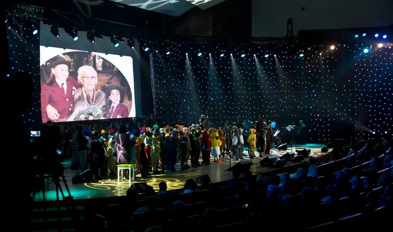 Queen Elizabeth's School - Fundação Denise Lester