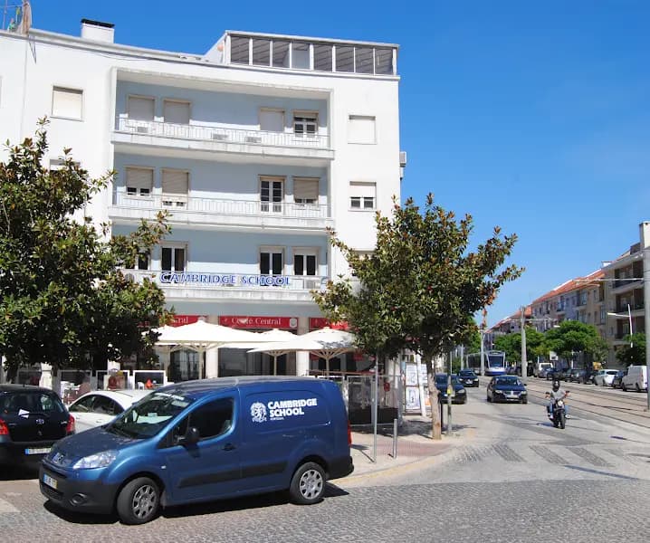 Cambridge School - Almada