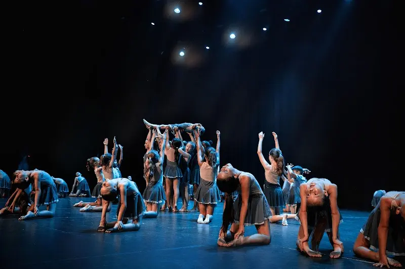 Cascais Dance Academy (School)