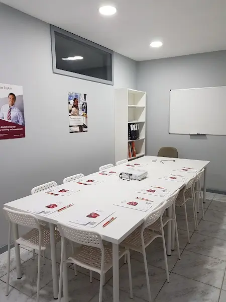 Double Decker - Academia de Educação e Línguas, Lda