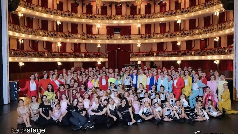 Backstage - Escola de Dança e Artes Performativas