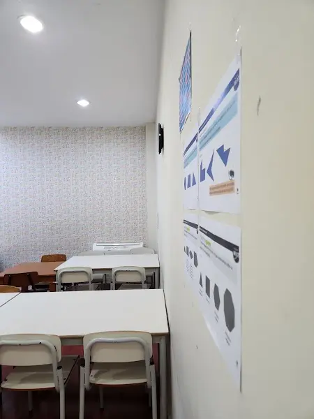 Mentes Criativas, Centro de Estudo e Explicações