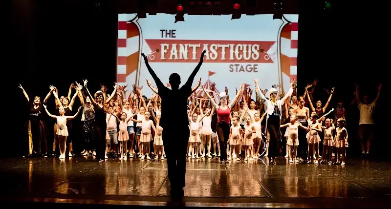 Escola de Dança Stage Center Maiolle