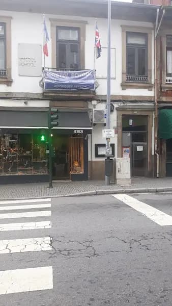 BRISTOL SCHOOL - Escola de Línguas de São Mamede Infesta