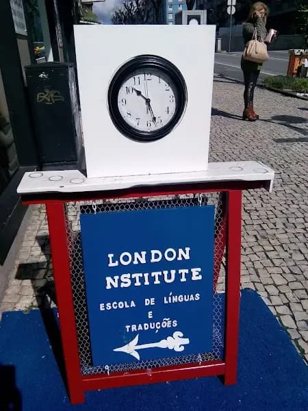 LONDON INSTITUTE - Escola de Línguas